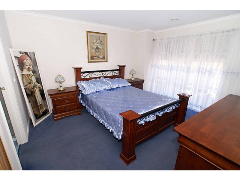 71 Fydler Ave, Burnside VIC 3023