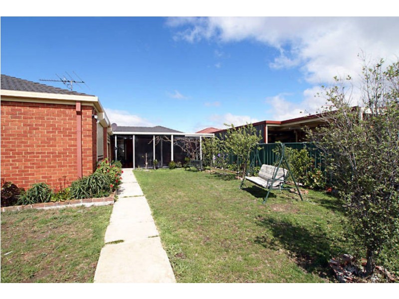71 Fydler Ave, Burnside VIC 3023