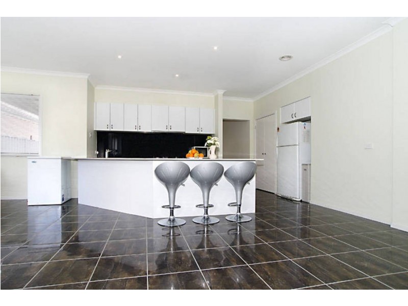 24 Caesia Way, Caroline Springs VIC 3023