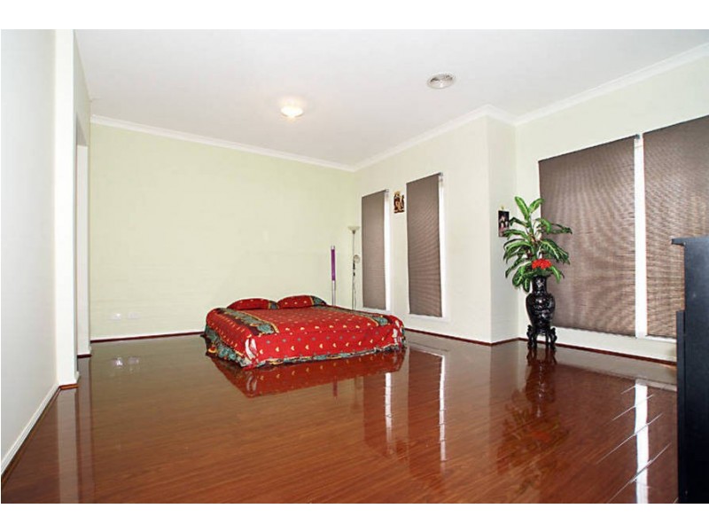 24 Caesia Way, Caroline Springs VIC 3023