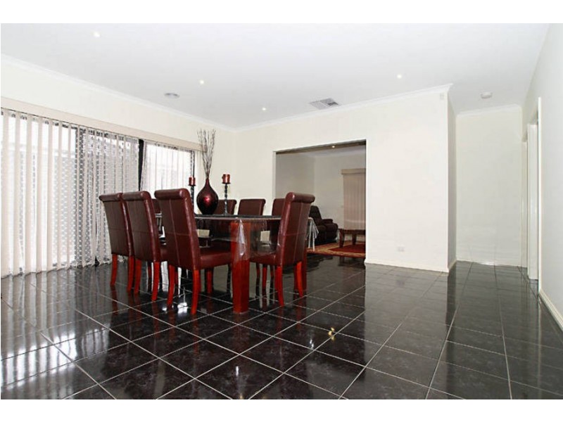 3 Counihan Avenue, Caroline Springs VIC 3023