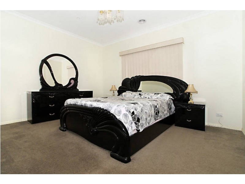 3 Counihan Avenue, Caroline Springs VIC 3023