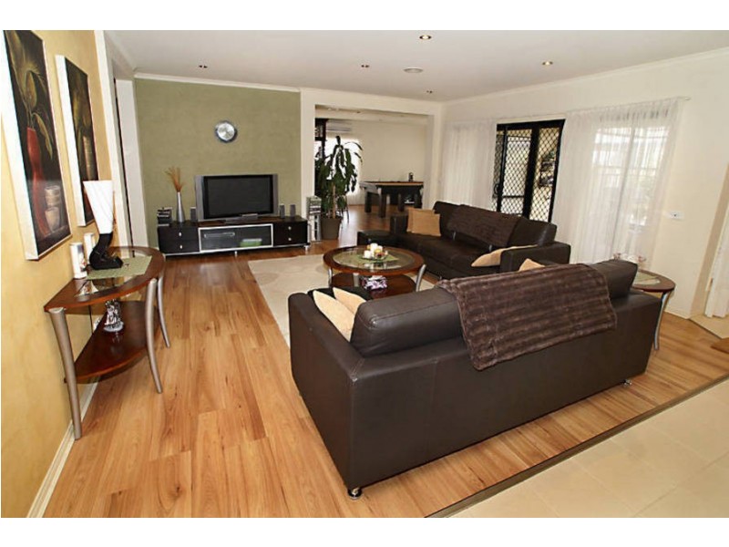 6 Regent Cct, Burnside Heights VIC 3023