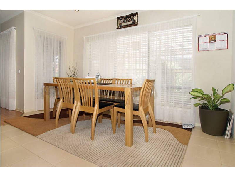 6 Regent Cct, Burnside Heights VIC 3023