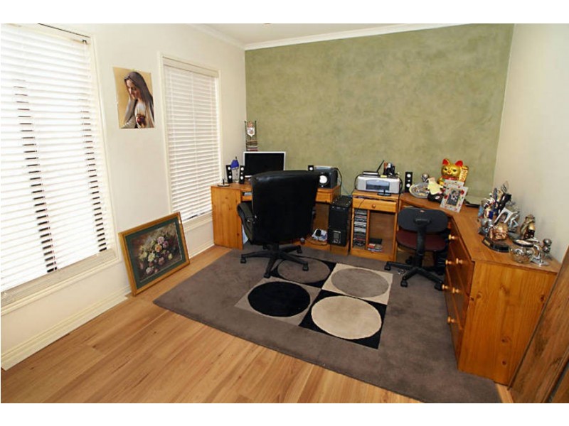 6 Regent Cct, Burnside Heights VIC 3023