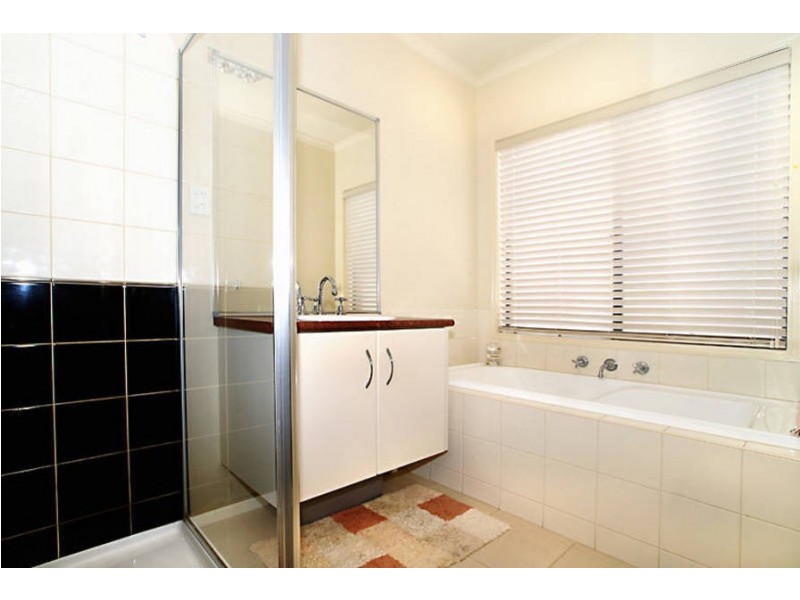 6 Regent Cct, Burnside Heights VIC 3023