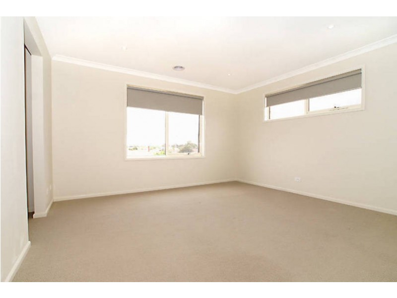 23 Waterside Drive, Burnside VIC 3023