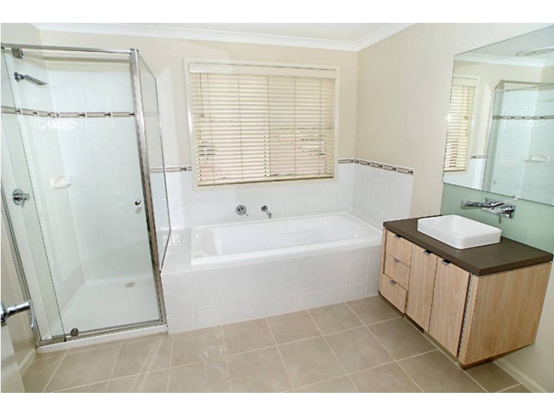 23 Waterside Drive, Burnside VIC 3023