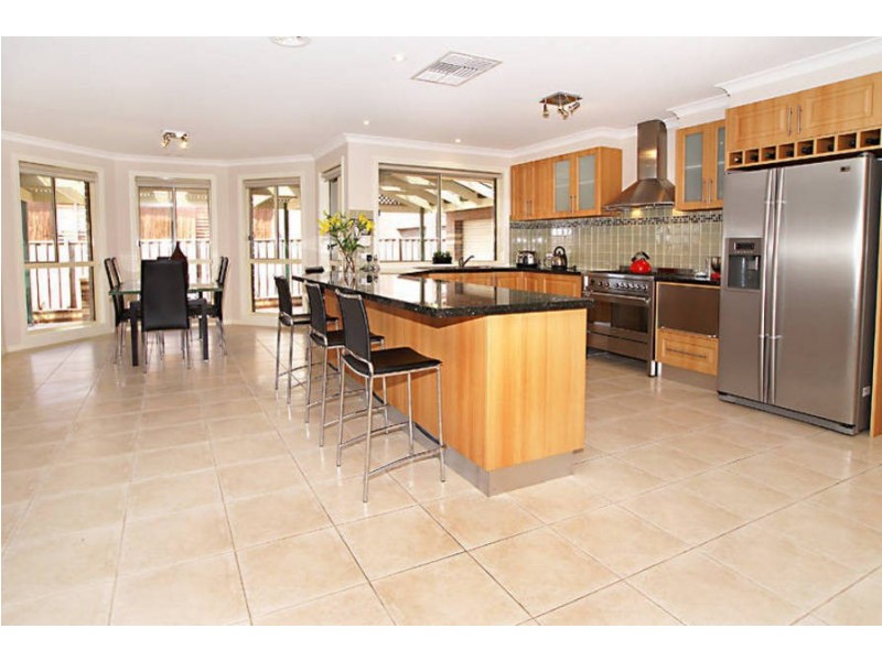 10 Chelsea Ct, Burnside Heights VIC 3023