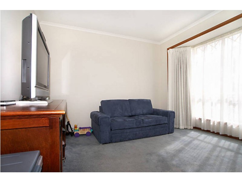 3 Parramatta Crt, Caroline Springs VIC 3023