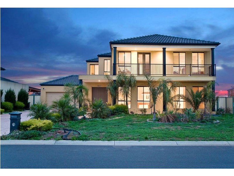 5 King Cct, Caroline Springs VIC 3023