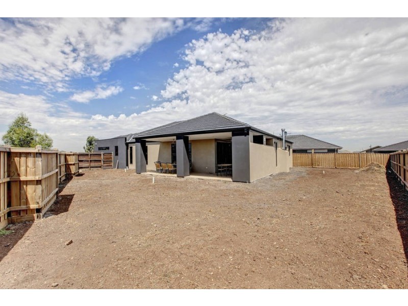 88 Arbour Blv, Burnside Heights VIC 3023