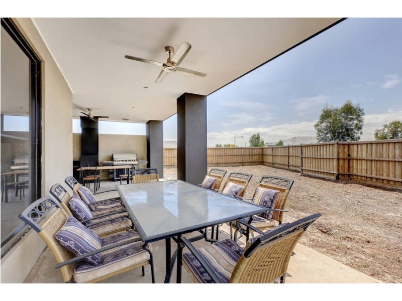 88 Arbour Blv, Burnside Heights VIC 3023