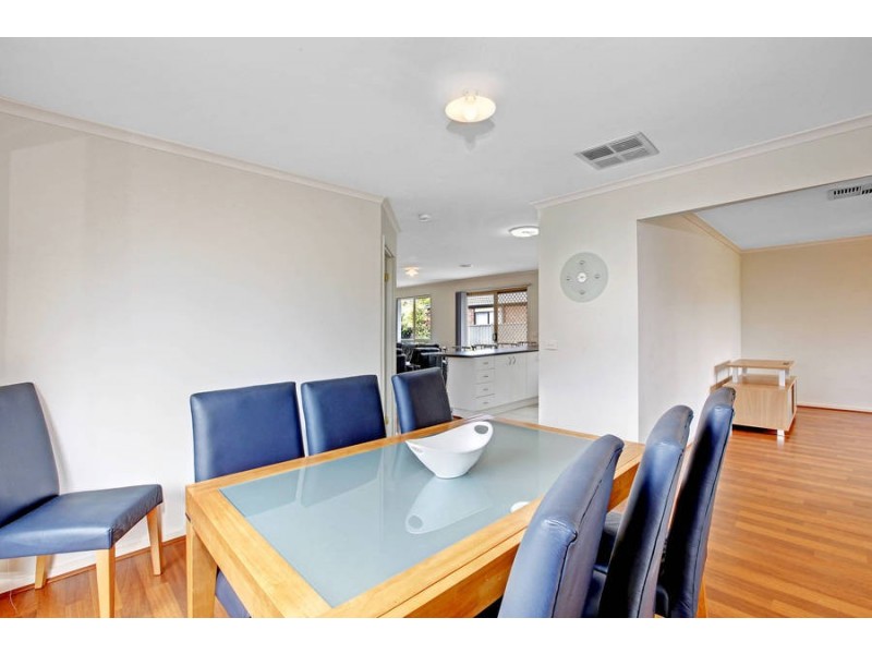 9 Lancely Green, Caroline Springs VIC 3023