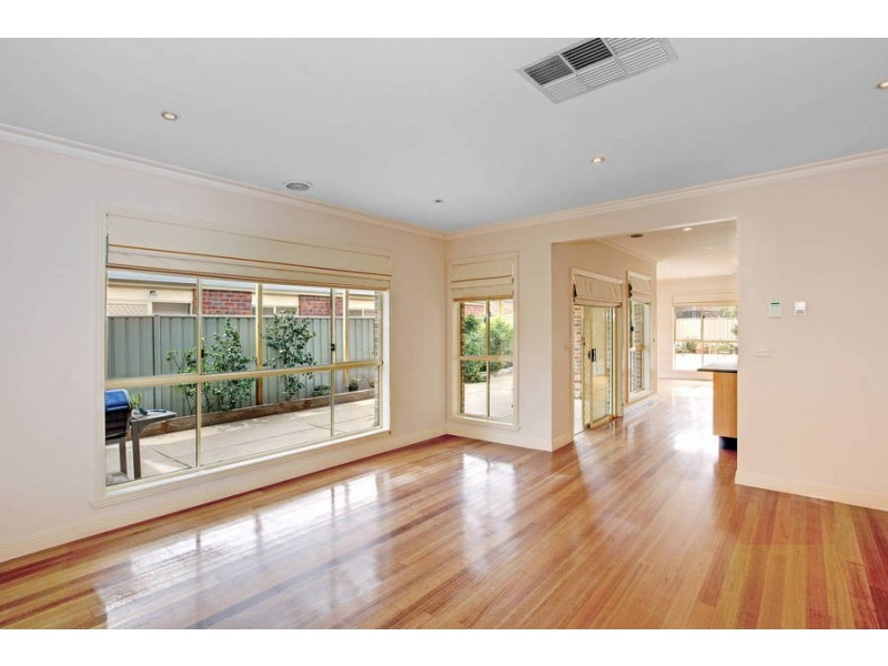 72 Spring Lake Ave, Caroline Springs VIC 3023