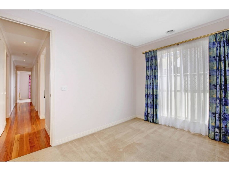 72 Spring Lake Ave, Caroline Springs VIC 3023