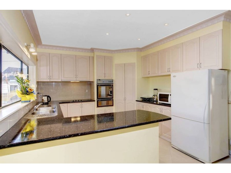 72 Vincent Ave, St Albans VIC 3021