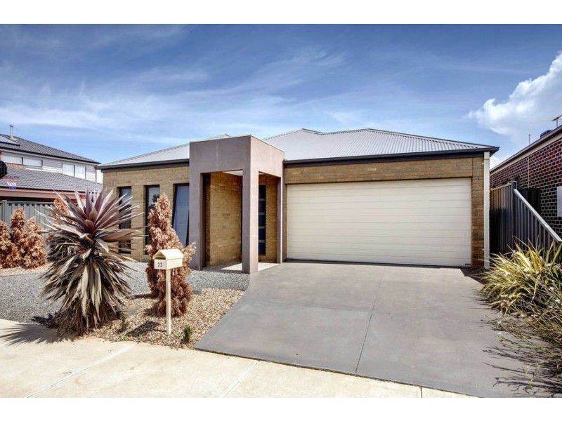 22 Counihan Ave, Caroline Springs VIC 3023