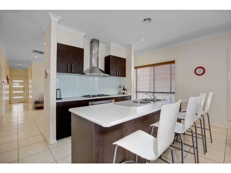 22 Counihan Ave, Caroline Springs VIC 3023