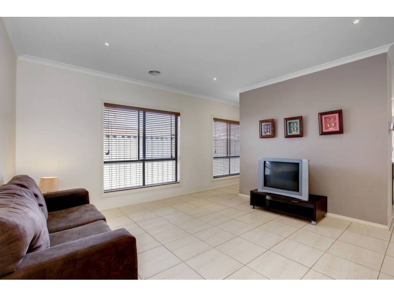 22 Counihan Ave, Caroline Springs VIC 3023