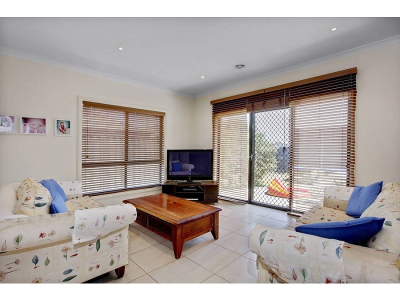 22 Counihan Ave, Caroline Springs VIC 3023