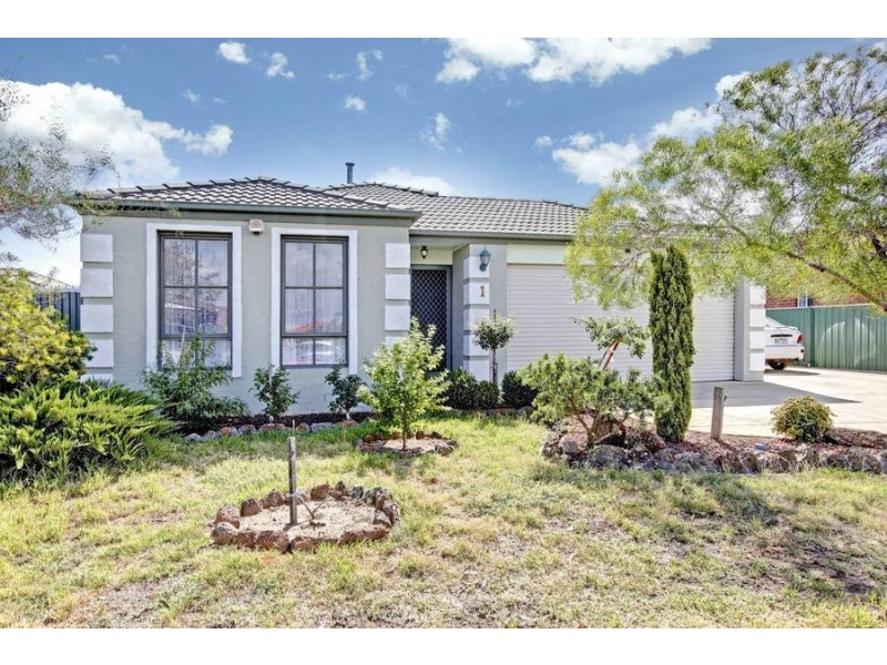 1 Flintoff Ave, Burnside VIC 3023