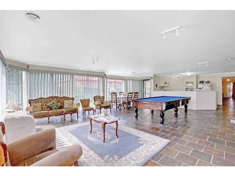 1 Flintoff Ave, Burnside VIC 3023
