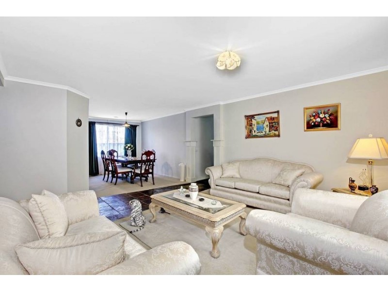 1 Flintoff Ave, Burnside VIC 3023
