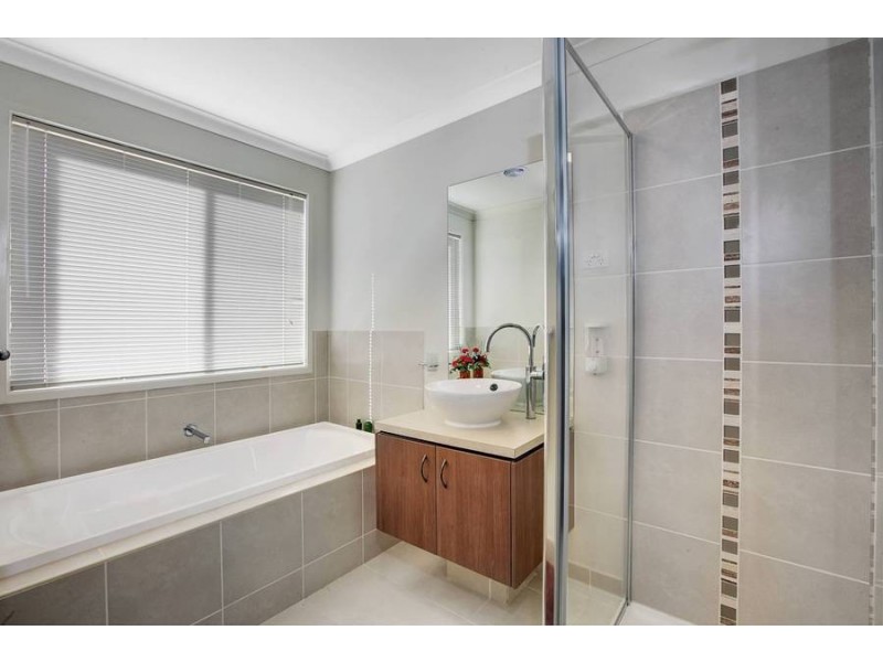13 Bungaree Trk, Burnside Heights VIC 3023