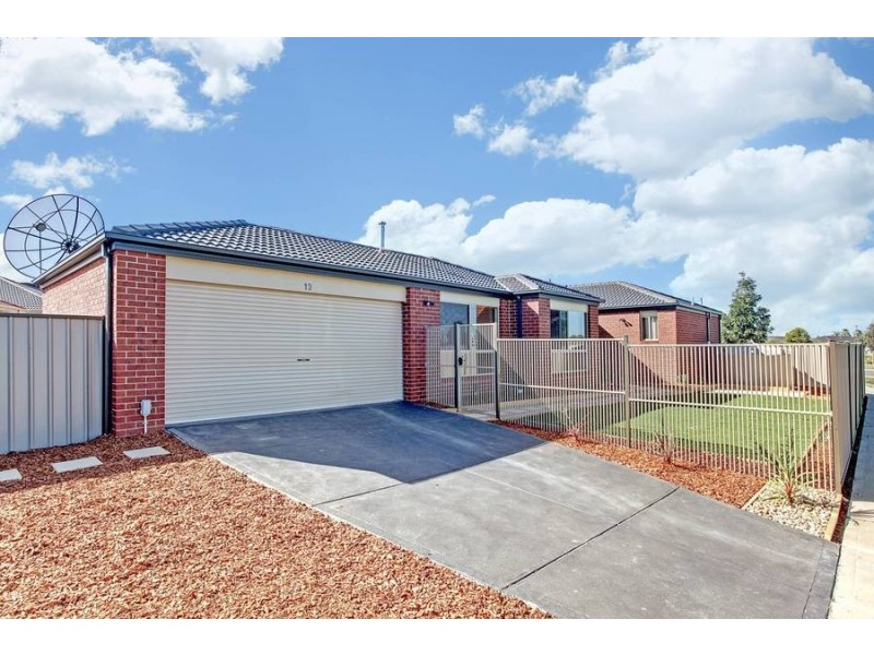 13 Bungaree Trk, Burnside Heights VIC 3023