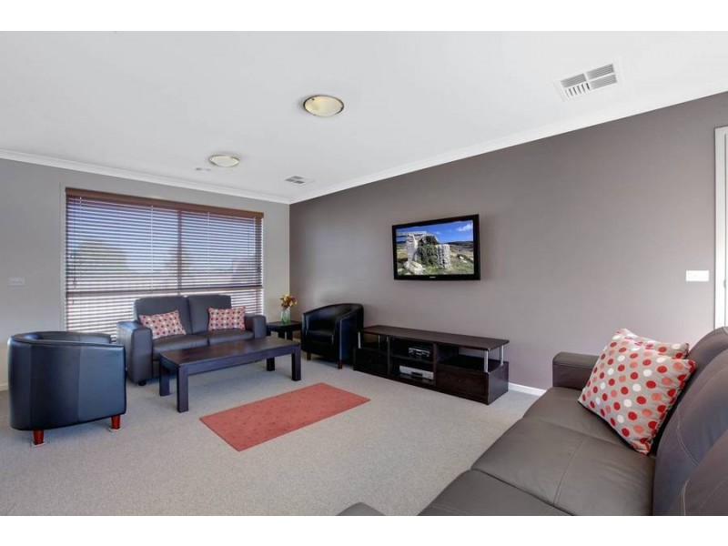 13 Bungaree Trk, Burnside Heights VIC 3023