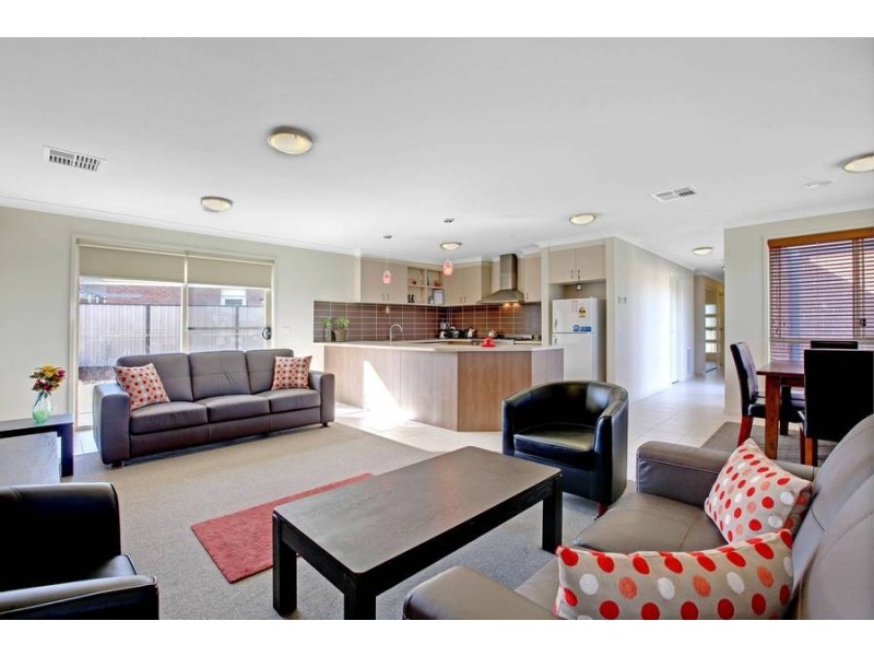 13 Bungaree Trk, Burnside Heights VIC 3023