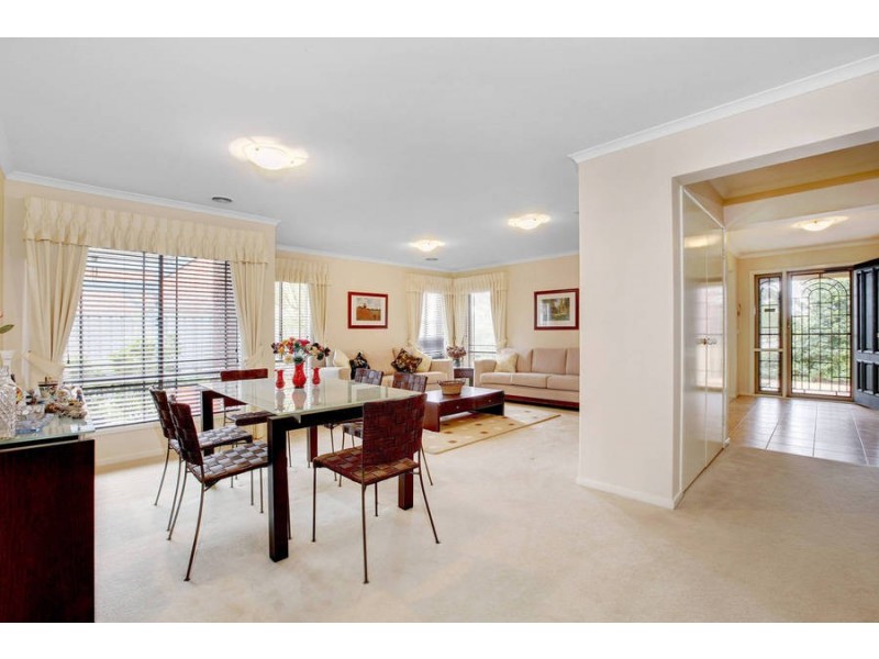 238 Westwood Dr, Burnside VIC 3023