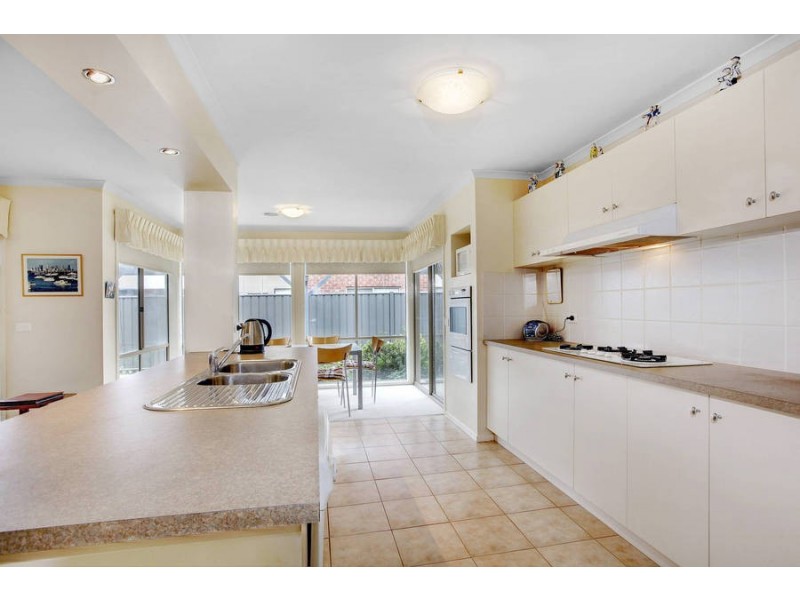 238 Westwood Dr, Burnside VIC 3023