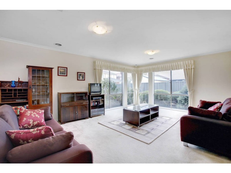 238 Westwood Dr, Burnside VIC 3023