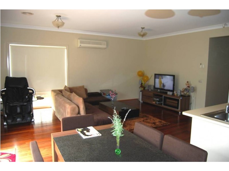 13 Barlow Cl, Caroline Springs VIC 3023