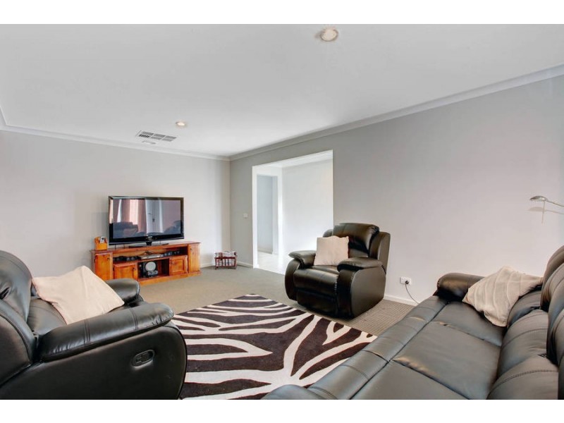 3 Cunningham Chase, Burnside Heights VIC 3023