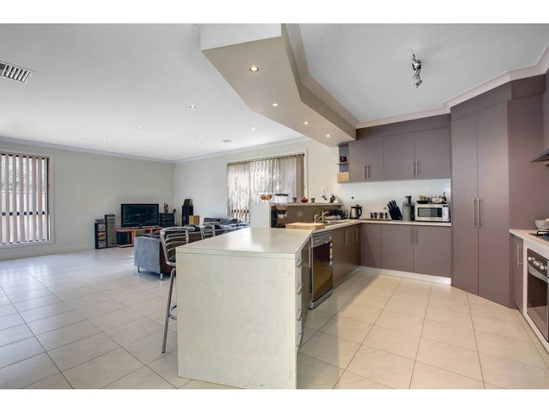 41 The Parkway, Caroline Springs VIC 3023