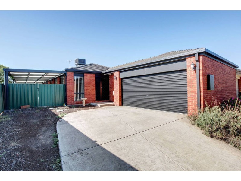 3 Charlesworth Crescent, Burnside VIC 3023