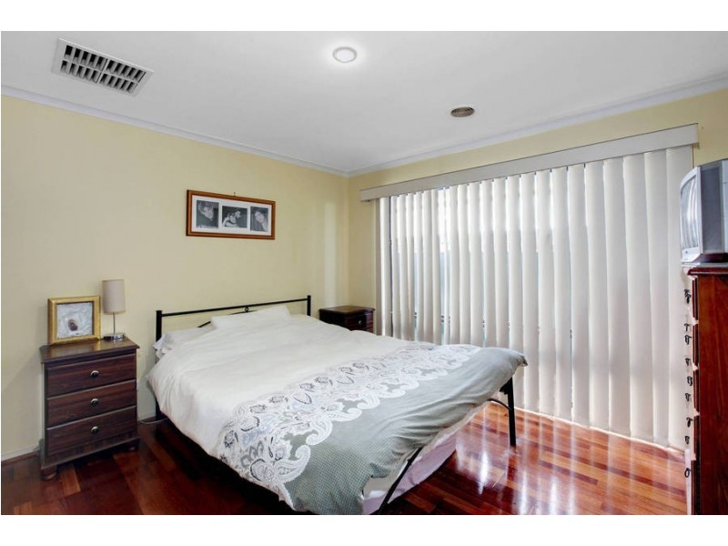 3 Charlesworth Crescent, Burnside VIC 3023