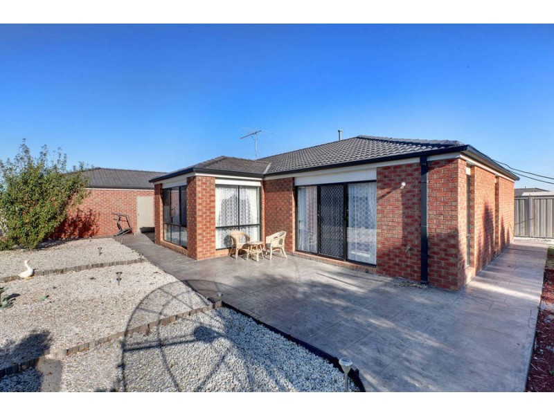 11 Millstream Way, Caroline Springs VIC 3023