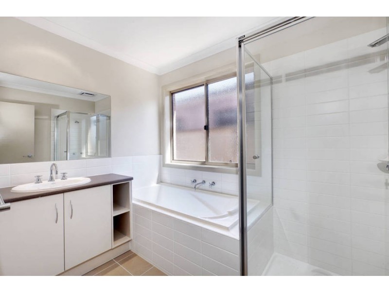 9 Rokewood Street, Burnside Heights VIC 3023