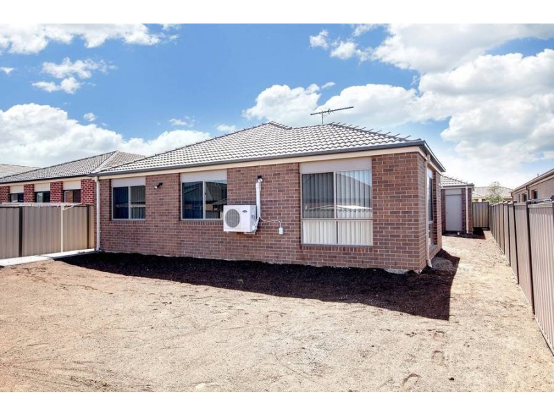 9 Rokewood Street, Burnside Heights VIC 3023