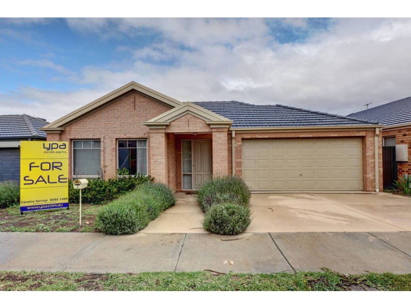 9 Hele Close, Caroline Springs VIC 3023