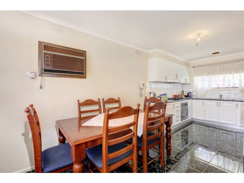 34 Newbury Street, Deer Park VIC 3023