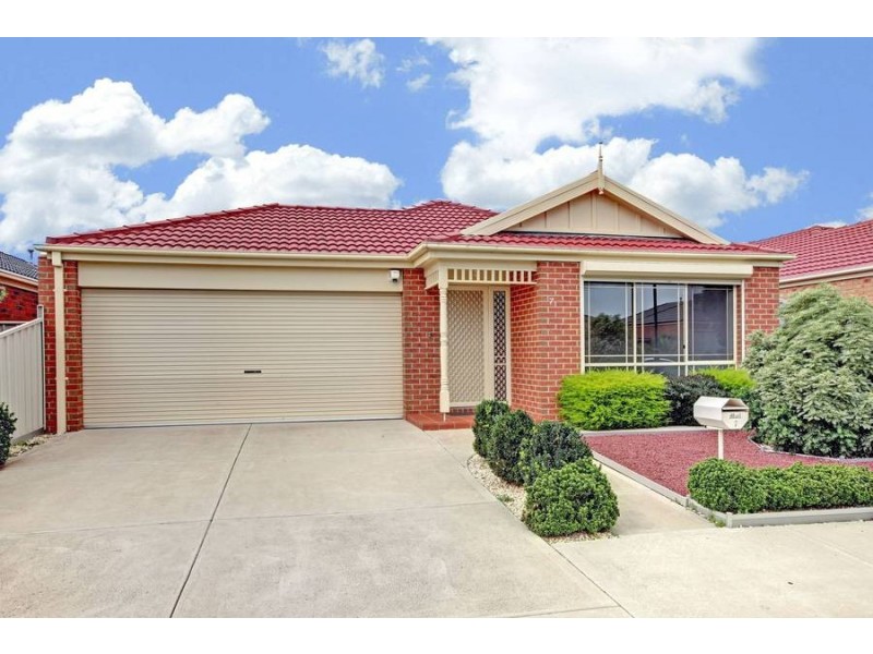 7 Wyperfield Circuit, Caroline Springs VIC 3023