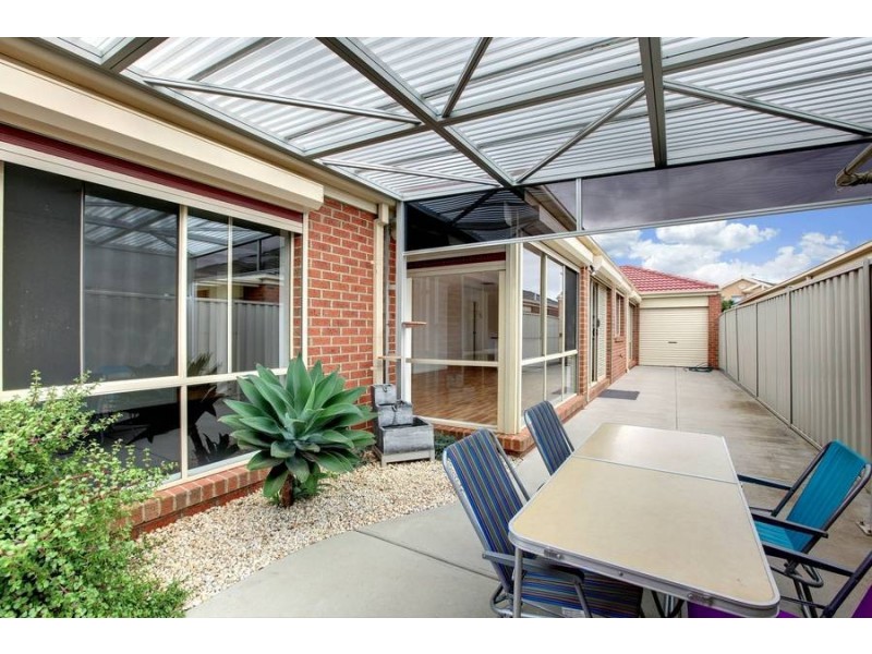 7 Wyperfield Circuit, Caroline Springs VIC 3023