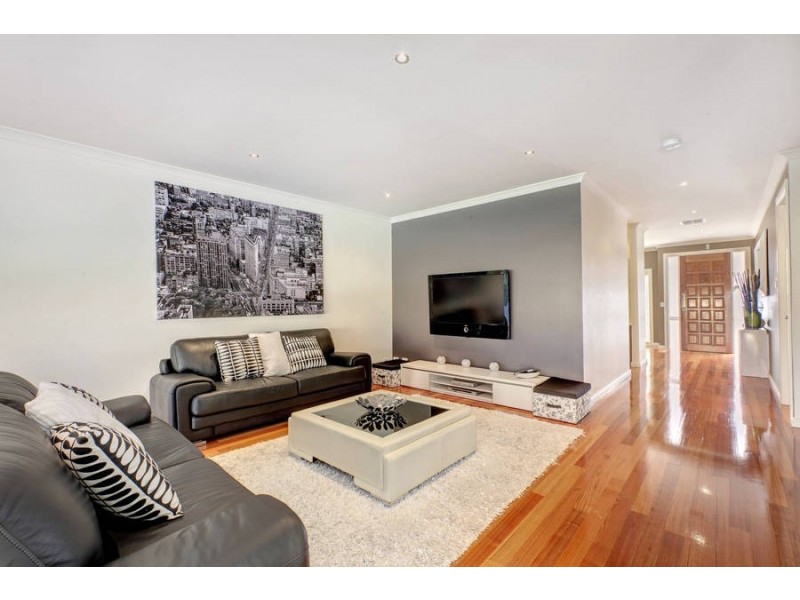 23 Broadway, Caroline Springs VIC 3023