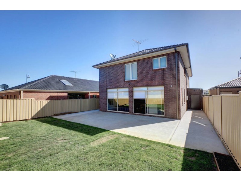 23 Broadway, Caroline Springs VIC 3023