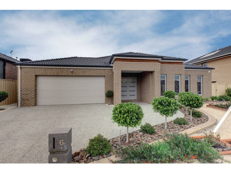 6 Briar Valley Rise, Caroline Springs VIC 3023